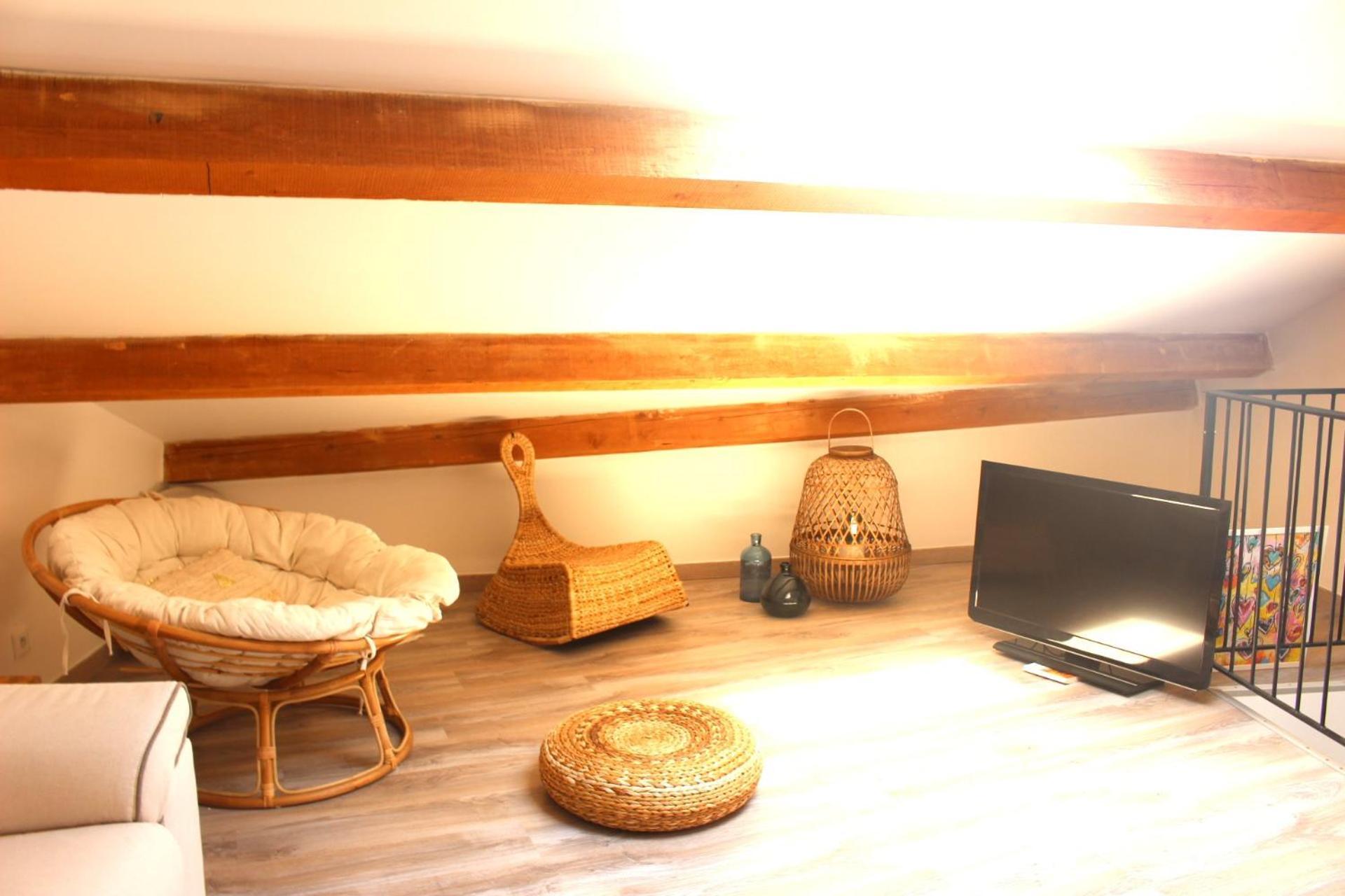 Joli Appartement Avec Balcon Au Coeur De Forcalquier Exterior foto